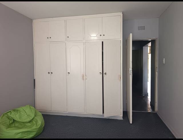 2 BEDROOM FLAT FOR SALE IN THREE RIVERS
